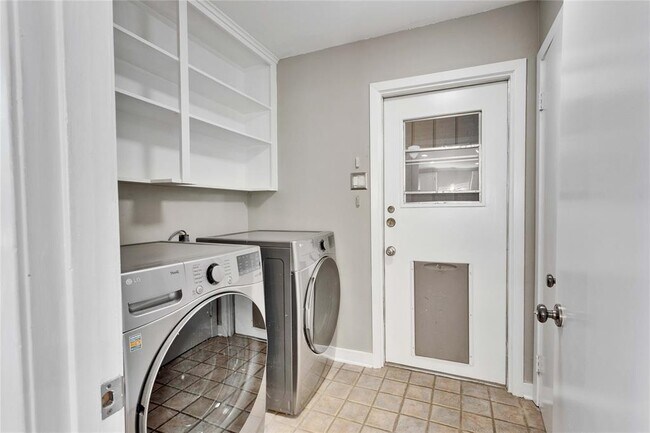 Building Photo - 10903 Mellow Ln