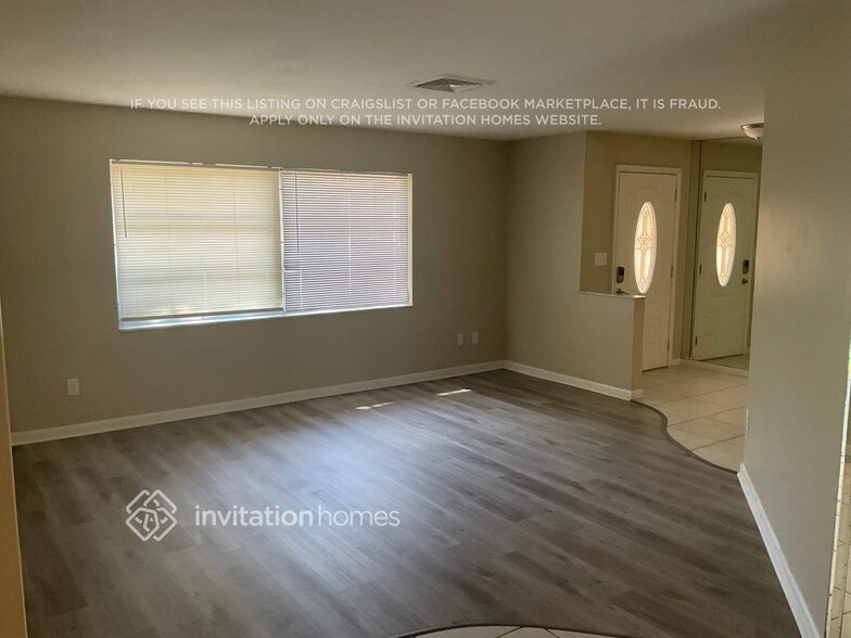Building Photo - 9057 Lynwood Dr