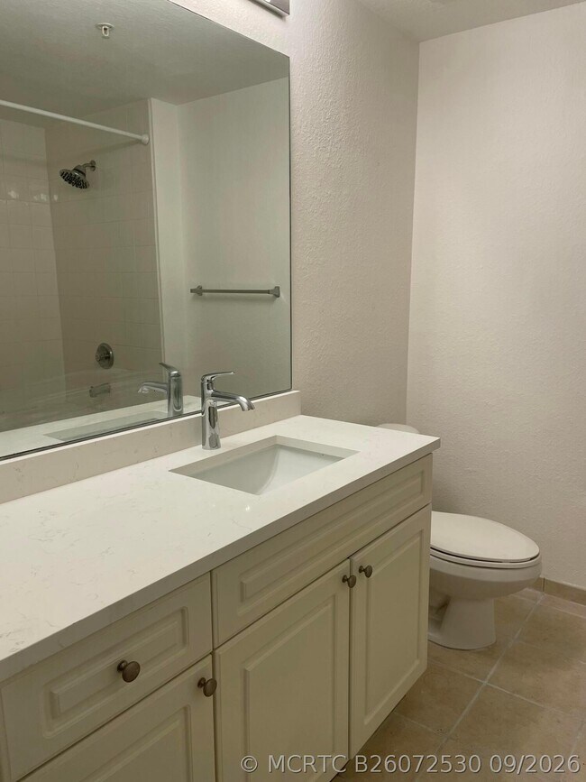 Building Photo - 3023 Alcazar Pl
