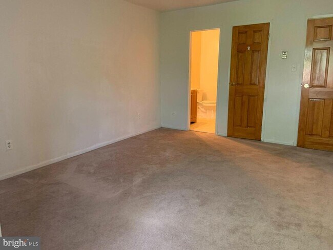 Building Photo - 400 Campbell Cir