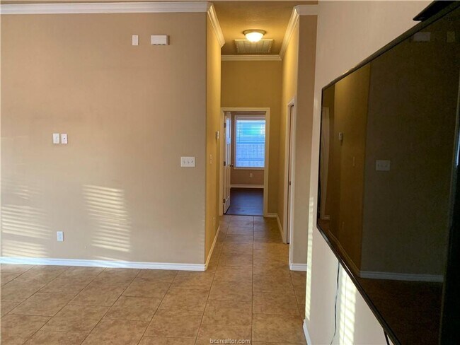 Building Photo - AUGUST 2026 PRE-LEASE!! 4 Bedroom, 4 Bathr...