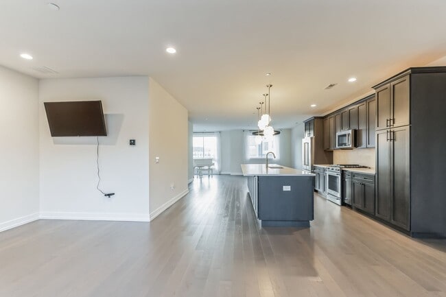 Building Photo - Stunning Carriage Home in the King of Prussia Town Center