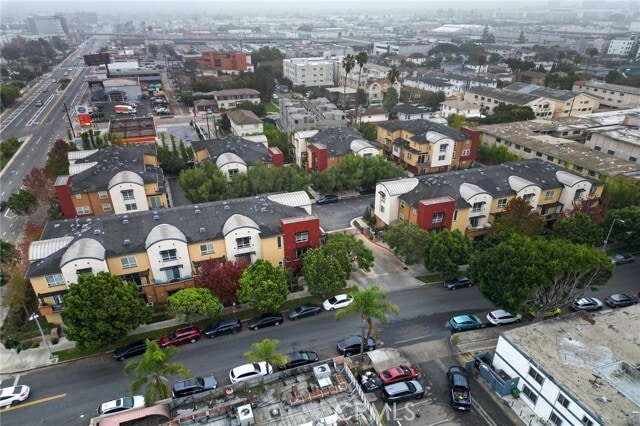 Building Photo - 8620 Belford Ave