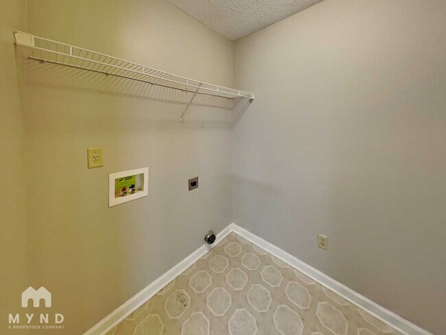 Building Photo - 8123 Country Mill Cove