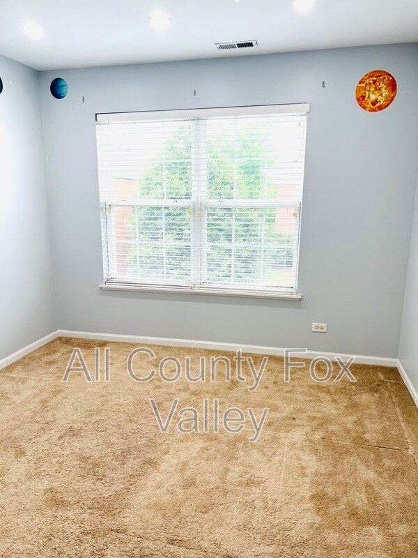 Building Photo - 1602 Edinburgh Dr