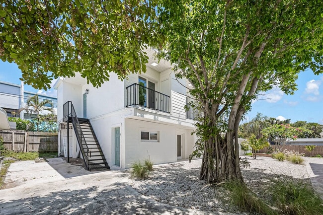 Building Photo - 637 S Orlando Ave