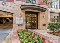 Building Photo - 2125 Southend Dr