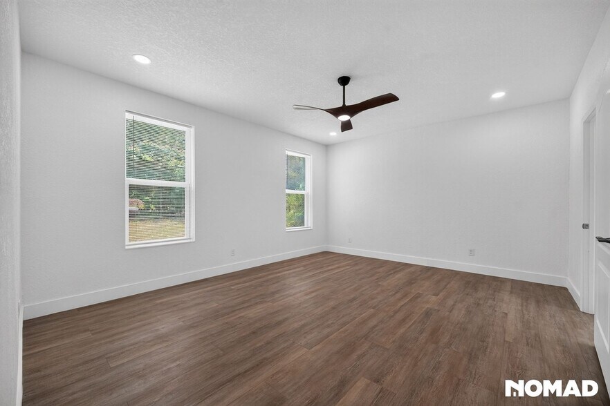 Building Photo - 74 Conifer Cir
