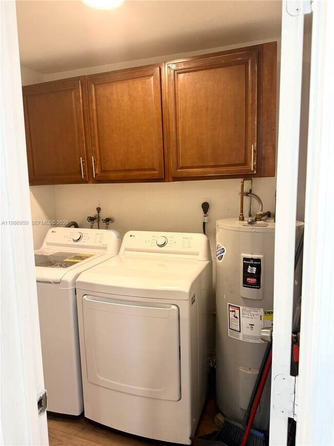 Building Photo - 11201 NE 3rd Ave