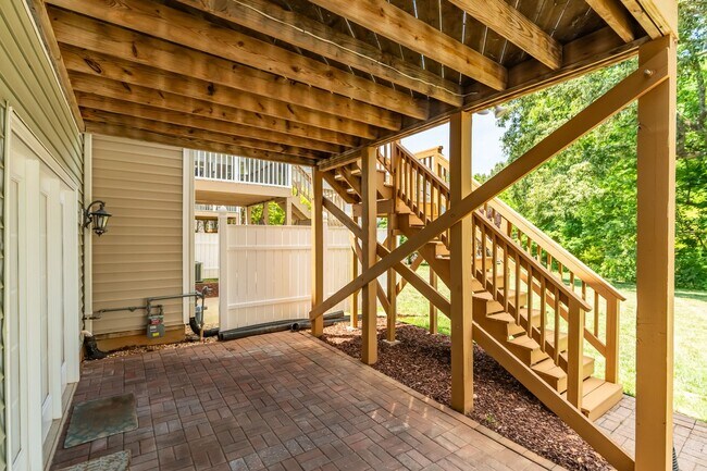 Building Photo - Gorgeous Lake Hogan Farms townhome available NOW!