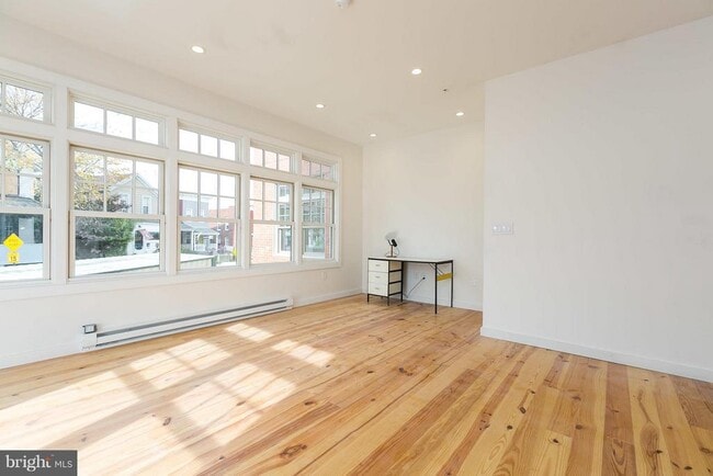 Building Photo - 3400 Roland Ave