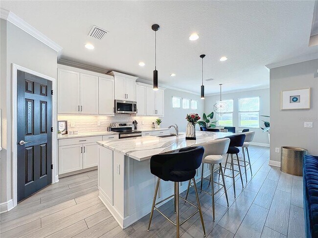 Building Photo - 5559 Trevesta Pl