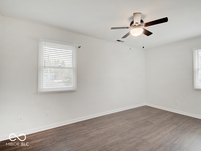 Building Photo - 1035 Helen Dr