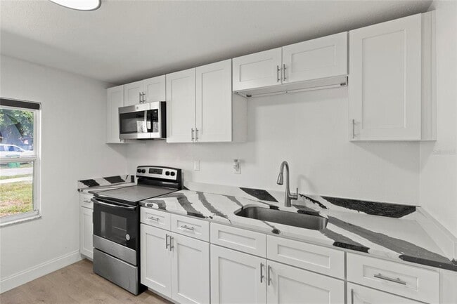 Building Photo - 8613 N 14th St