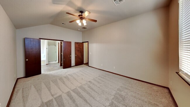 Building Photo - Nice 3 Bedroom 2 Bathroom Home with Storm Shelter and Office!