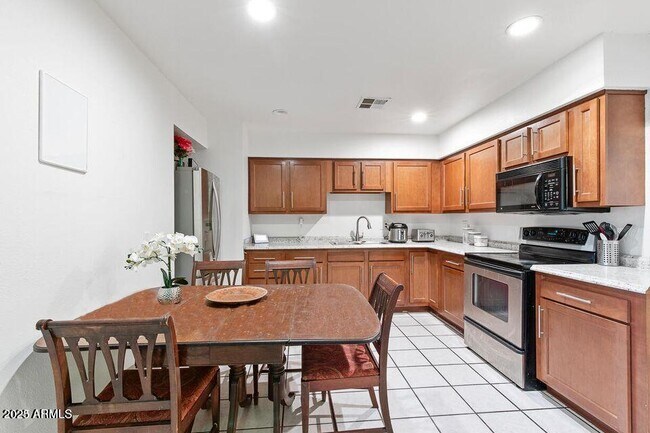 Building Photo - 3307 N 59th Ave