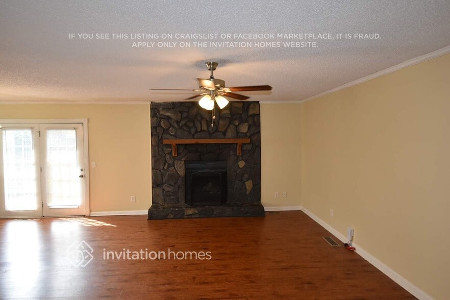 Building Photo - 1540 Rose Garden Ln