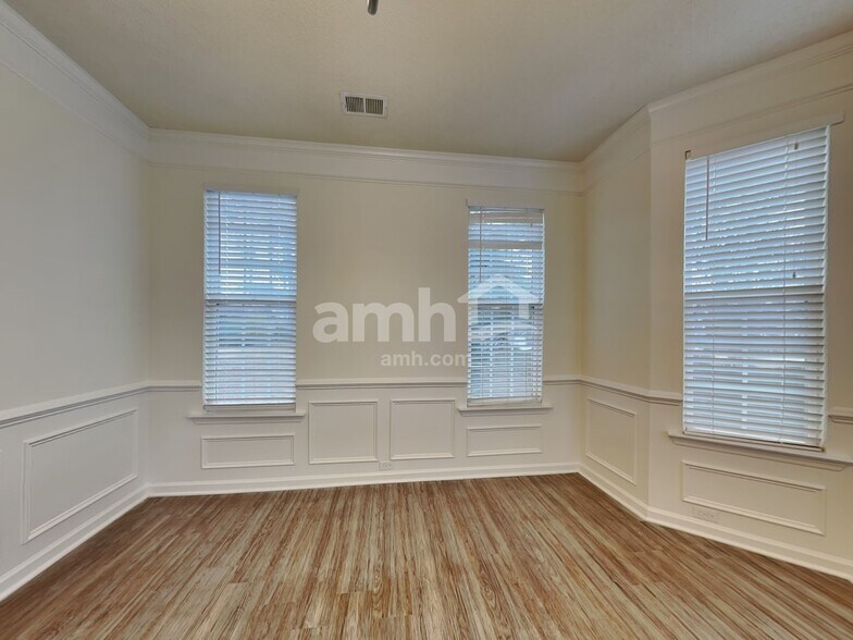 Building Photo - 145 Sandy Ln