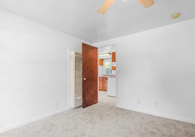 Building Photo - 3705 Burchfield Dr
