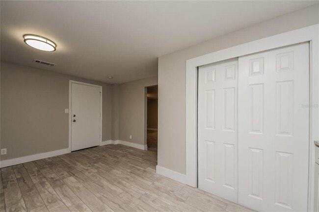 Building Photo - 1805 Simonton Ave