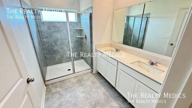 Building Photo - 3141 Laurent Lp