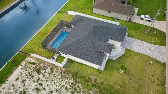 Building Photo - 1137 SW 18th Ct