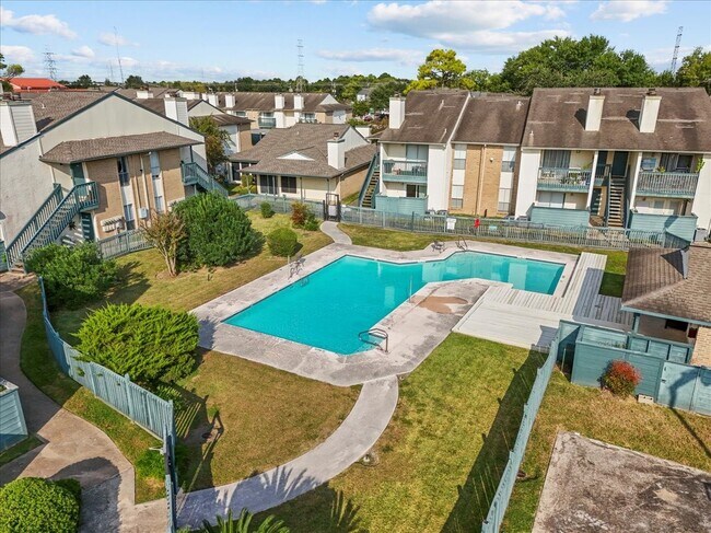 Building Photo - 250 El Dorado Blvd