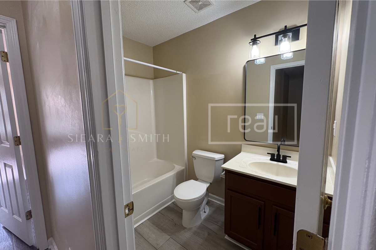 Building Photo - 6013 Silkwater Ct