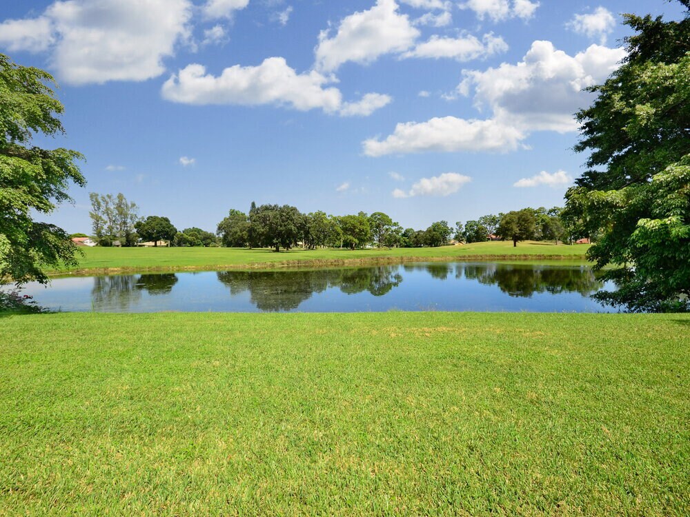 Building Photo - 1594 The 12th Fairway