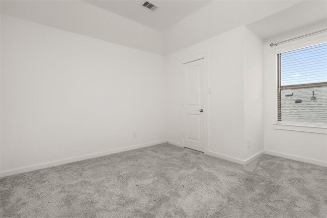 Building Photo - 13005 Blue Flora Dr