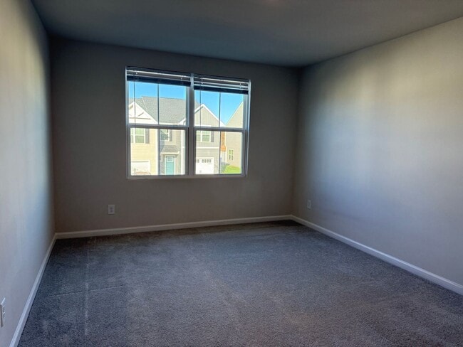 Building Photo - Modern 3-Bedroom Townhouse with Garage & Private Patio