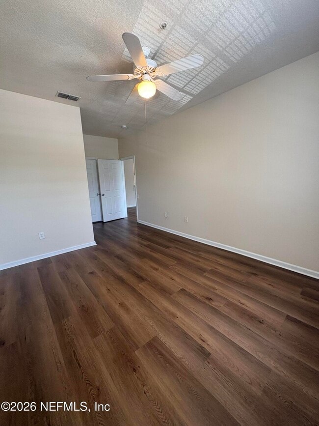 Building Photo - 10550 Baymeadows Rd