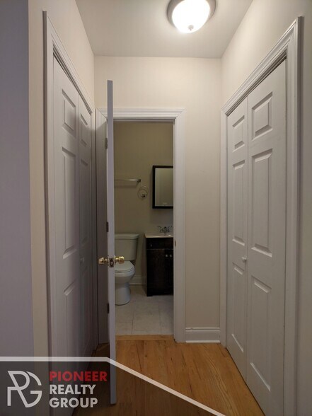 Building Photo - 2842 N Orchard St