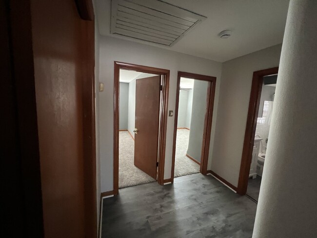 Building Photo - Modern 2-Bedroom in Tower Grove East – Pri...