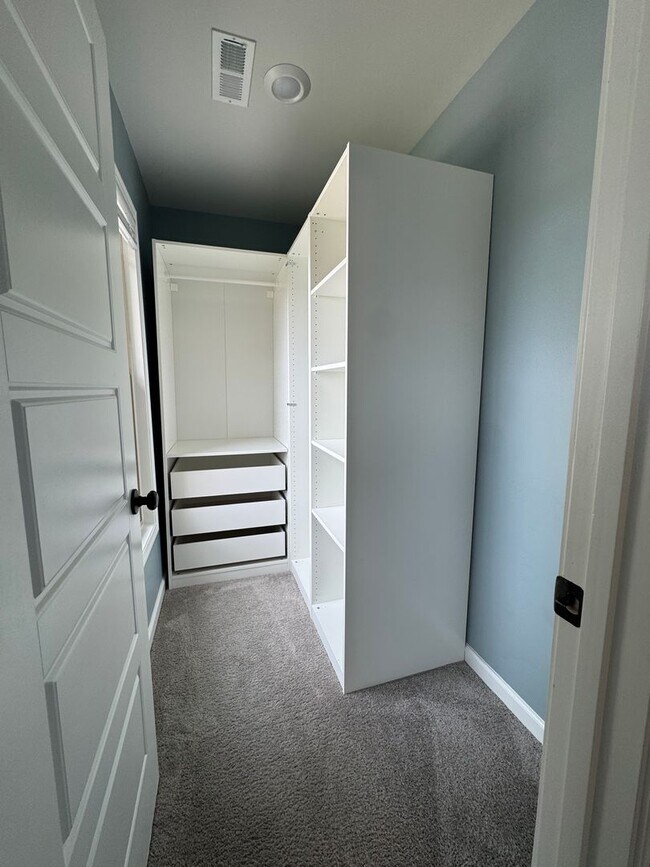 Building Photo - 203 Rye Cir