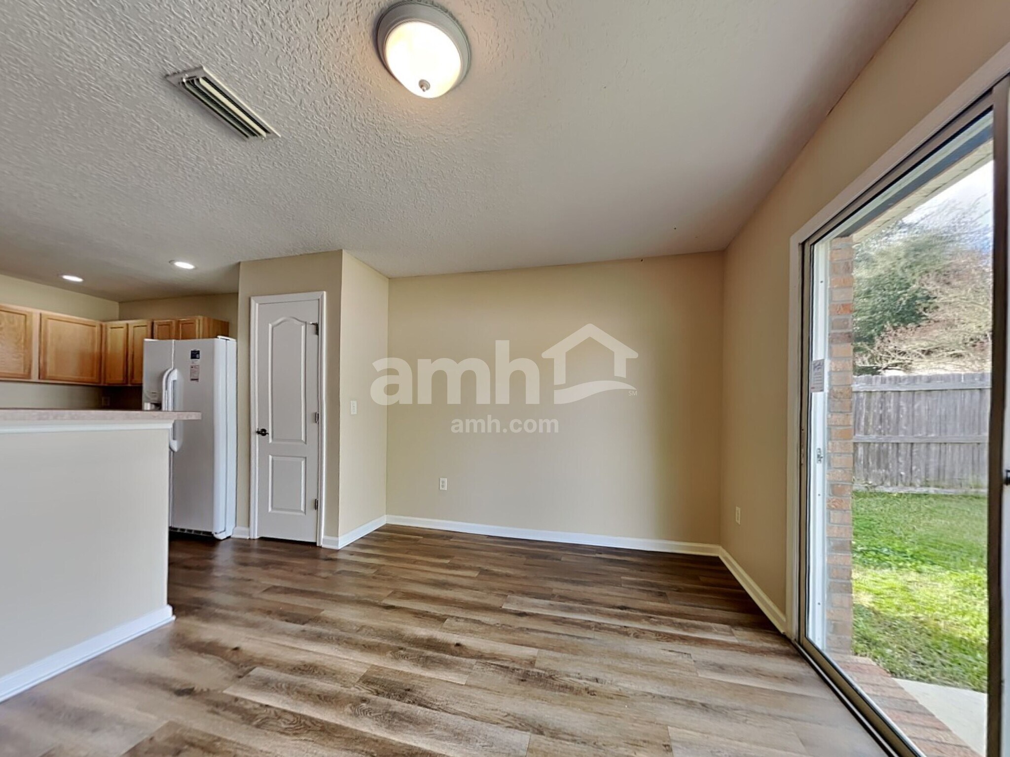 Building Photo - 11501 Brian Lakes Dr N