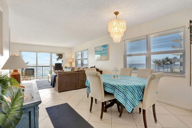 Building Photo - 1069 Hillsboro Mile