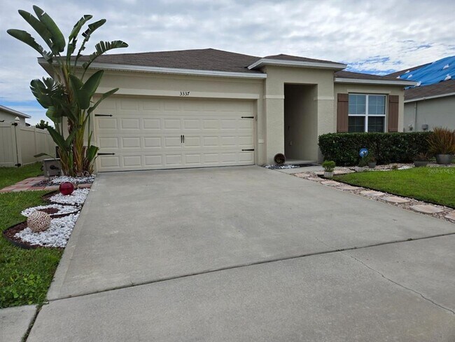 Building Photo - 3337 Perennial Ln