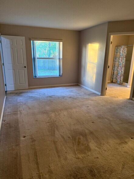 Building Photo - 49 Hemlock Trce