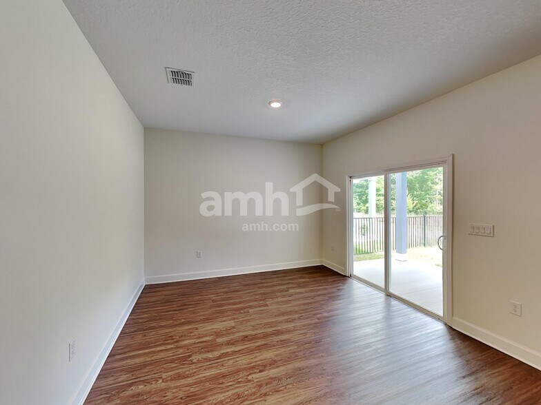 Building Photo - 1240 Tan Tara Trl