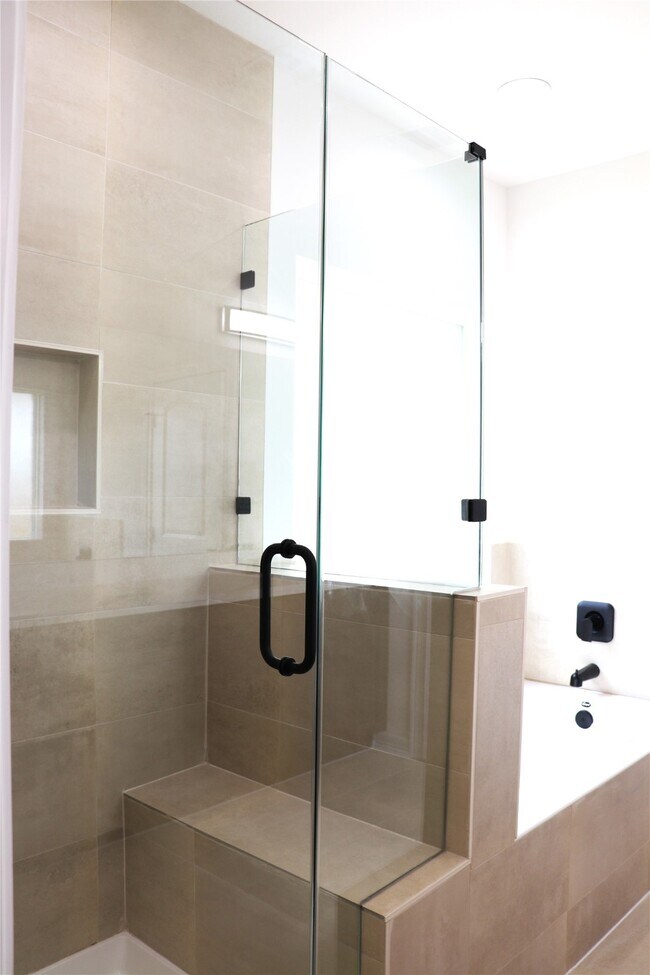 Building Photo - 16602 Bonnie Sean Dr