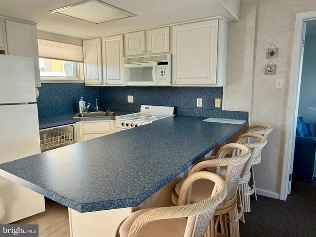 Building Photo - 200 Bay Ave