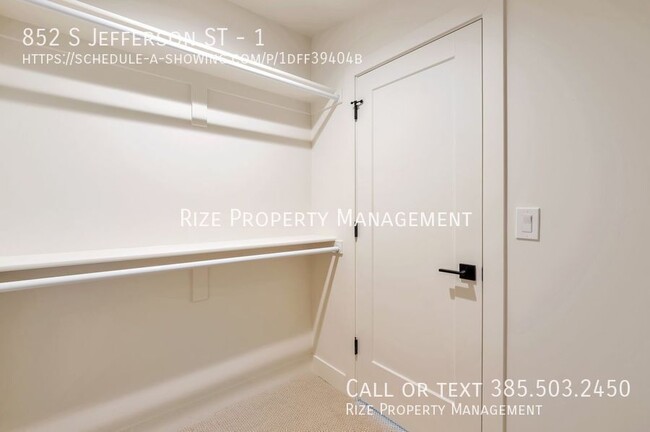 Building Photo - 852 Jefferson St W