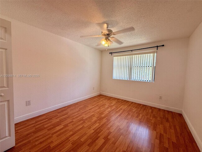Building Photo - 15570 SW 105th Ln