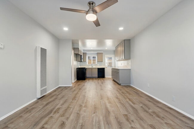 Building Photo - 2516 Voorhees Ave