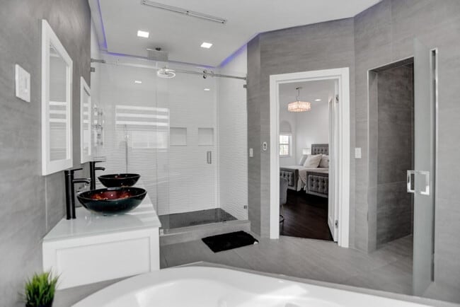 Building Photo - 3824 SW 49th Pl