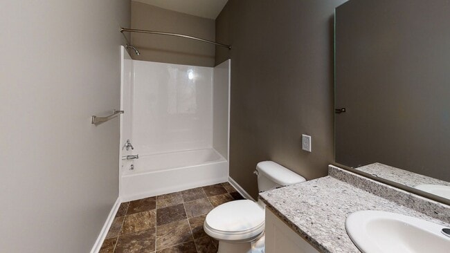 Building Photo - Second Floor Front View 2 Bedroom in a Gated Community!