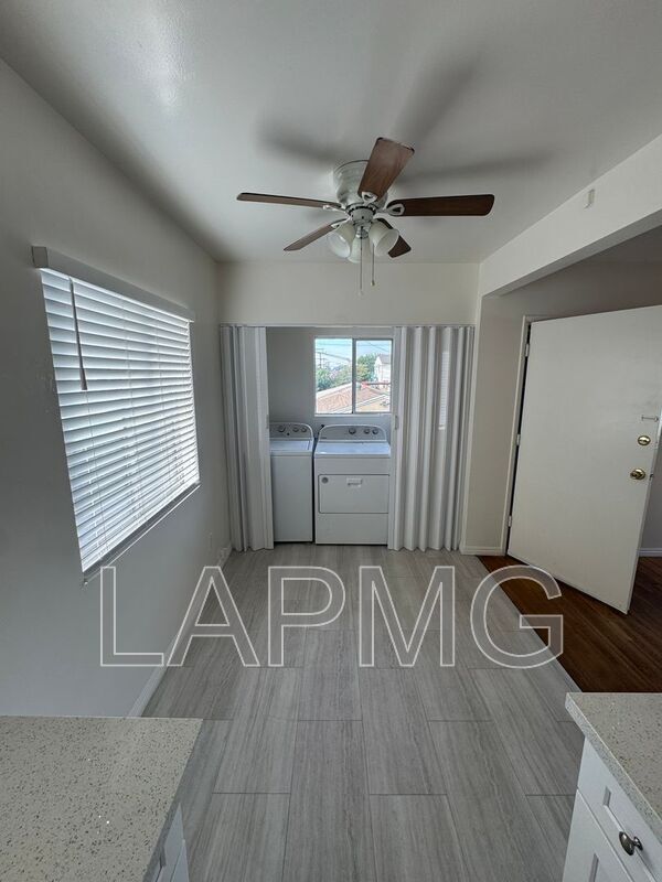 Building Photo - 624 W Riggin St