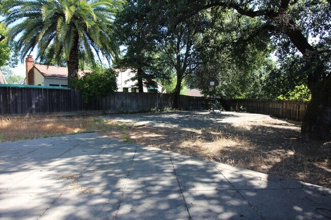 Building Photo - 4 Bedroom Home in Cloverdale