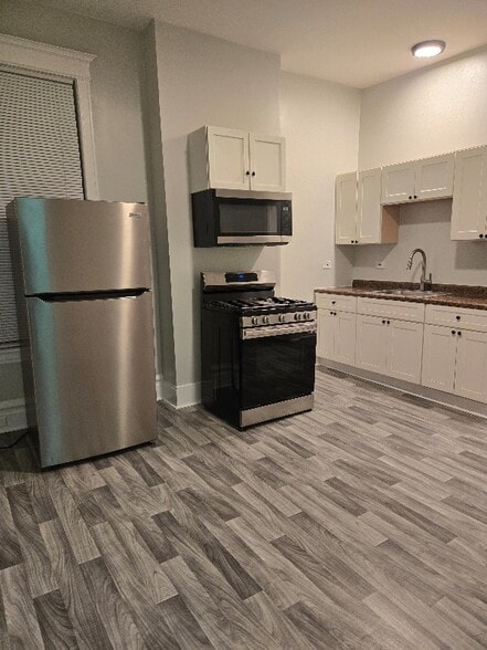 Building Photo - 1309 S Komensky Ave